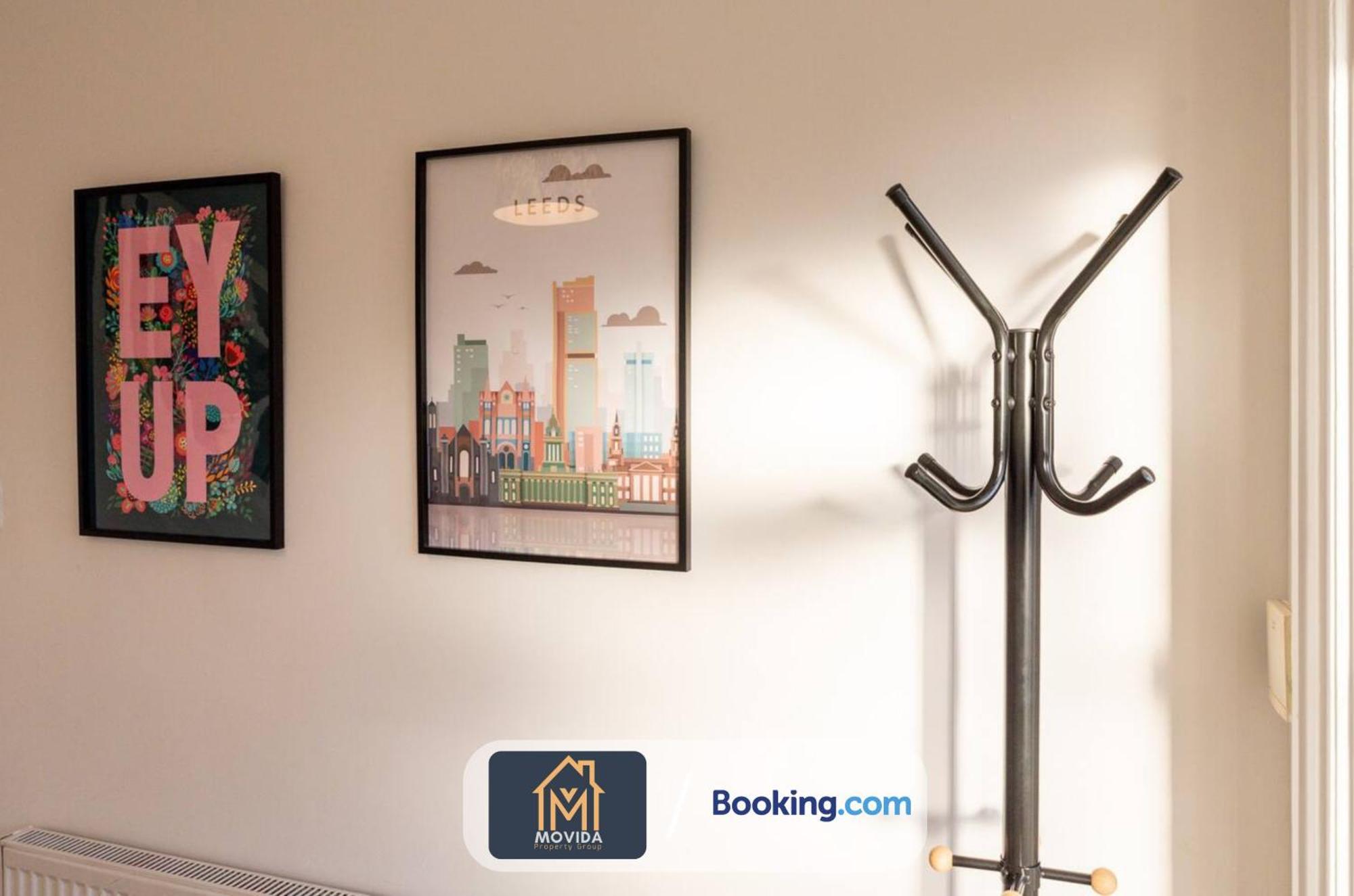 Large Modern 6 Bedroom House By Movida Property Group Short Lets & Serviced Accommodation With Games Room Leeds  Exteriör bild